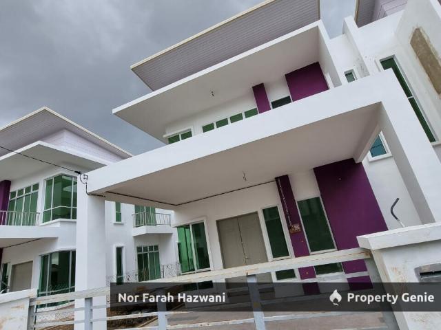 Residential House for sale in Arau