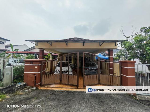 House for sale in Taman Desa Saujana, Sepang
