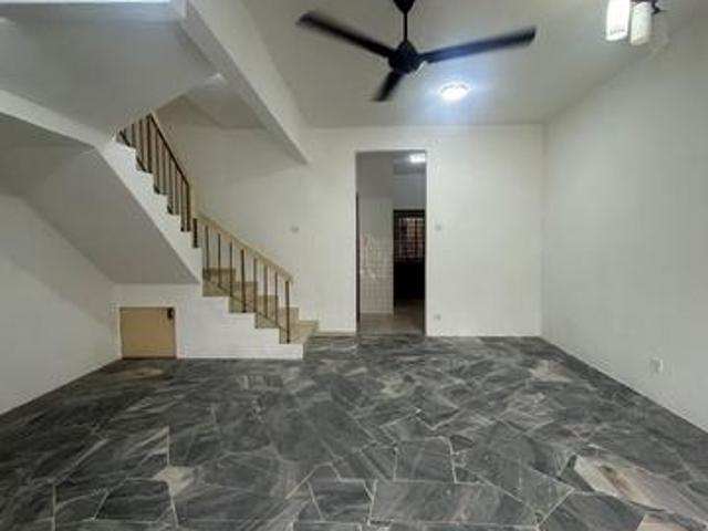 Terraced House for sale in Seri Kembangan, Majlis Bandaraya Subang Jaya