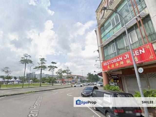 Shop for sale in Johor