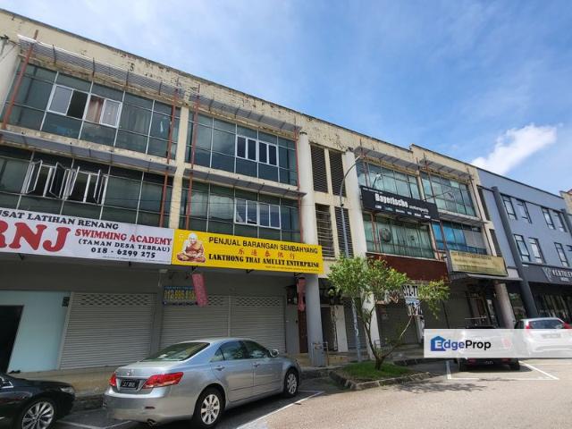 Shop for sale in Johor