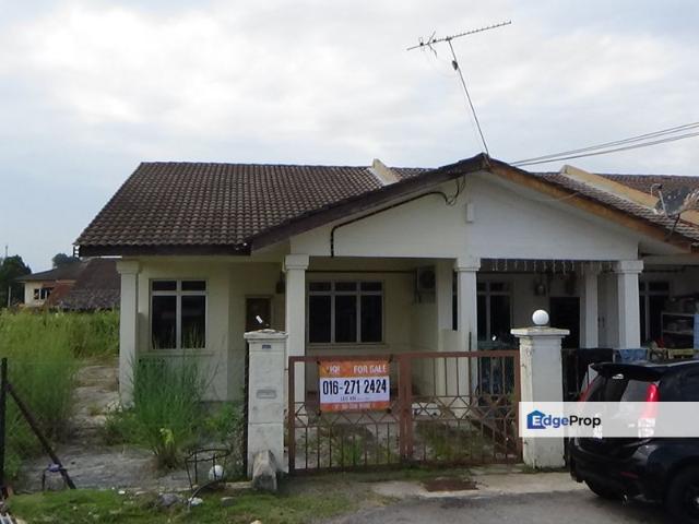 House for sale in Malaka