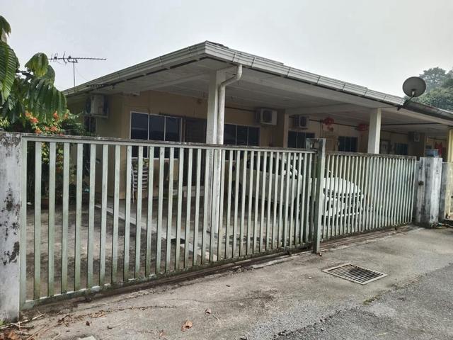 Terraced House for sale in Kuching, Bahagian Kuching
