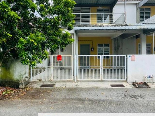 House for sale in Malaka