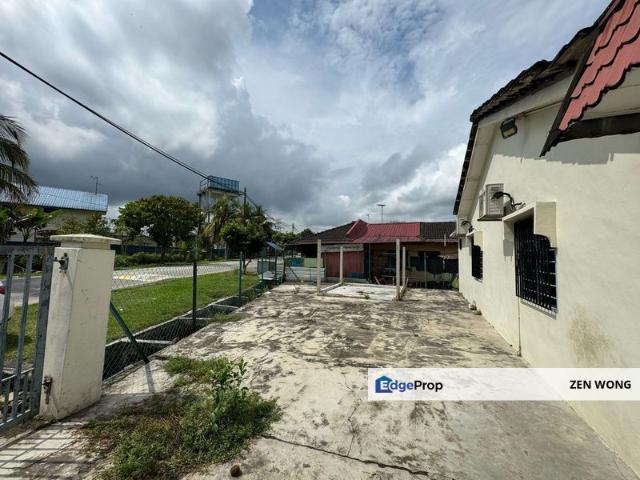 House for sale in Pekan Nanas, Johor