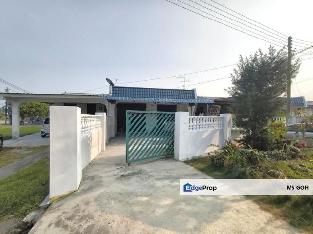 House for sale in Pekan Nanas, Johor