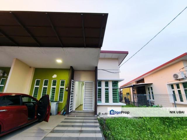 House for sale in Malaka