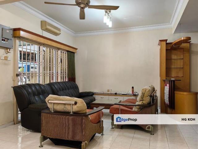 House for sale in Malaka