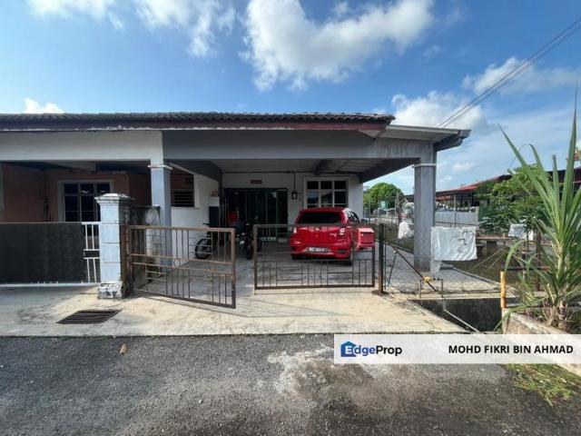 House for rent in Malaka