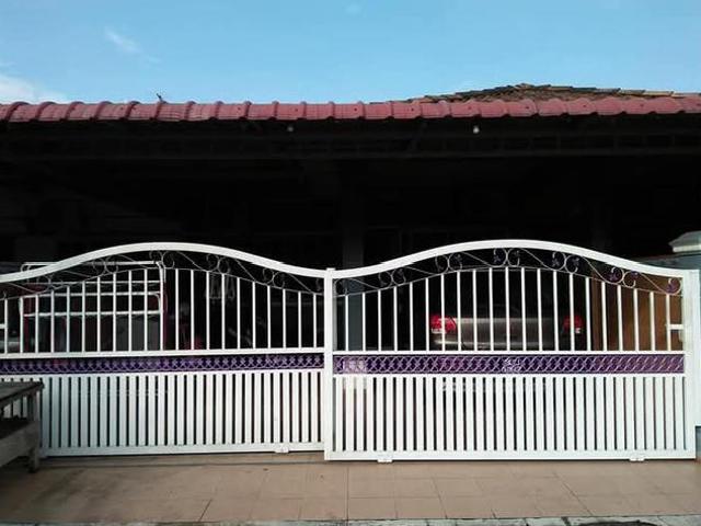 Terraced House for sale in Gedong