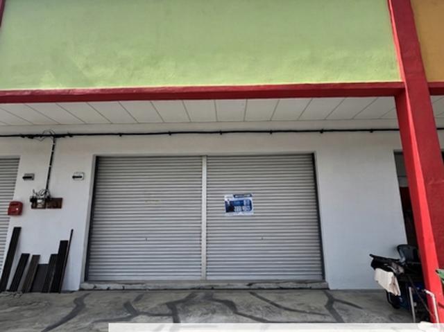 Shop for rent in Tangkak, Bukit Gambir