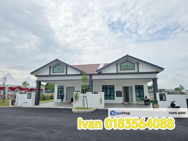 House for sale in Malaka