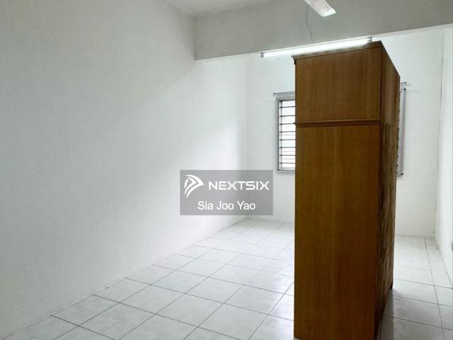 Shop for sale in Johor