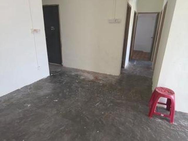 Flat for sale in Ulu Tiram, Johor