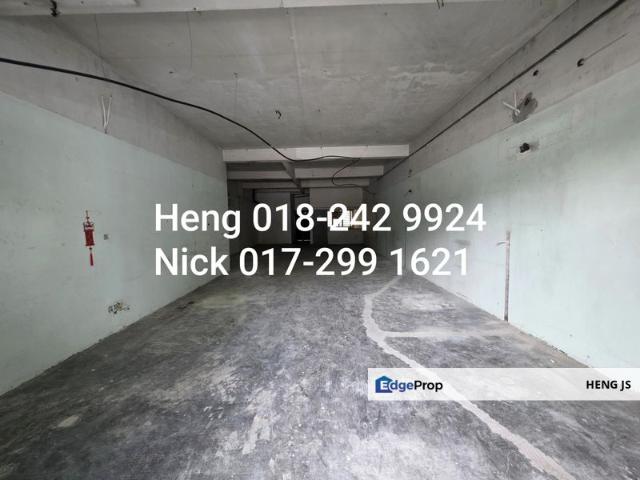 Shop for rent in Kuala Lumpur, Country Heights Damansara
