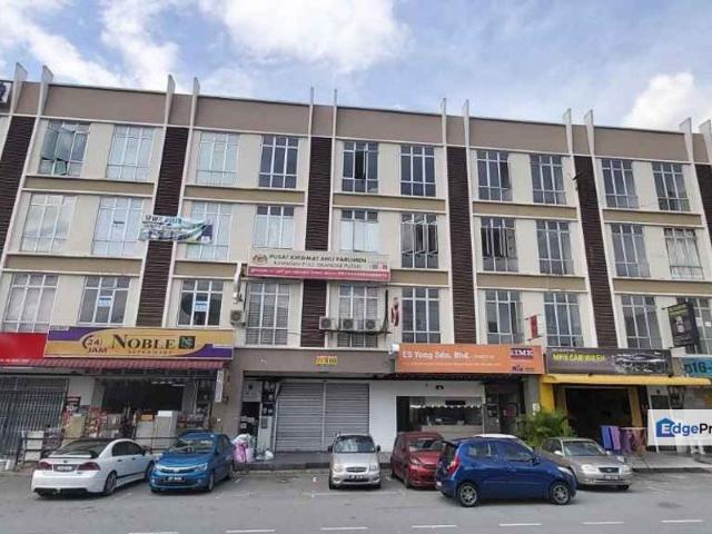 Shop for sale in Bukit Ledang, Johor