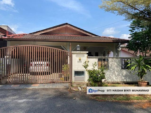 House for sale in Sendayan Village, Negeri Sembilan