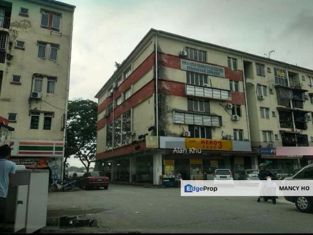 Shop for rent in Kajang, Langat