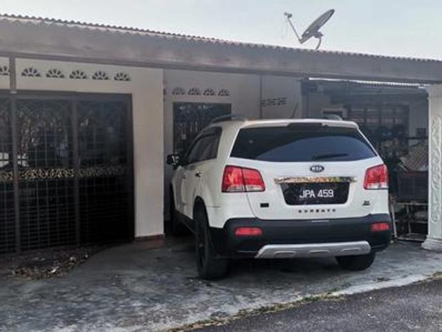 Terraced House for sale in Malaka