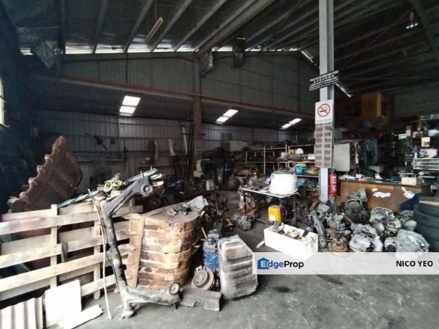 Warehouse for sale in Malaka