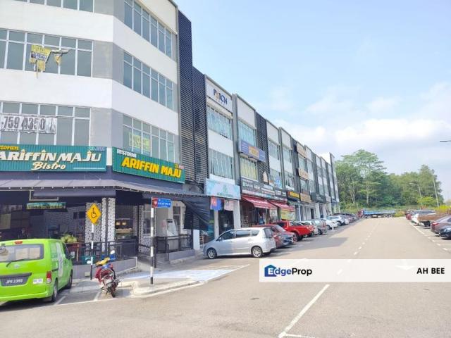 Shop for rent in Bukit Ledang, Johor