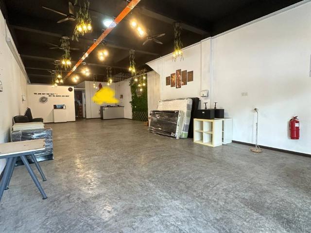 Shop for rent in Bukit Ledang, Johor