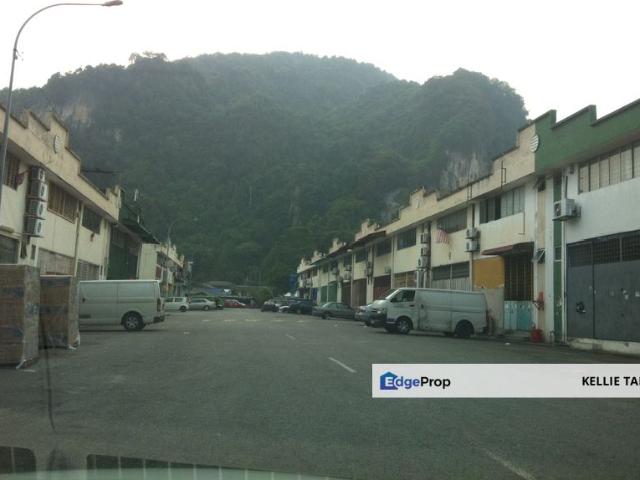 Warehouse for sale in Selayang, Selangor