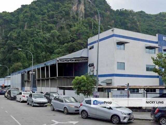 Warehouse for rent in Taman Industri Bolton, Majlis Perbandaran Selayang