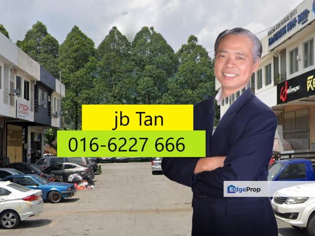 Warehouse for sale in Langat, Selangor