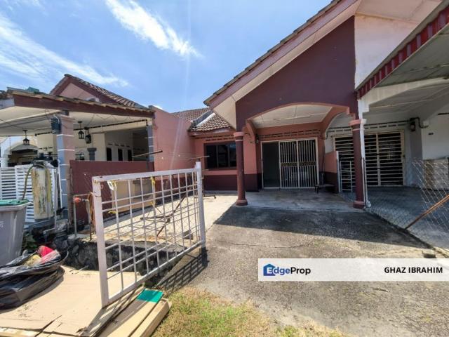 House for sale in Malaka