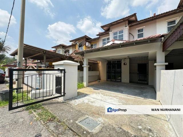 House for sale in Taman Ixora, Sepang