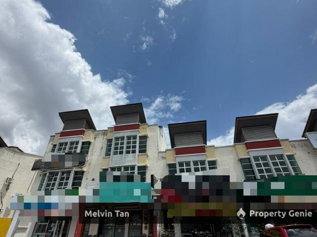 Shop for sale in Malaka