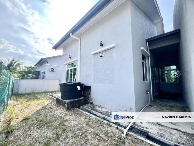 House for sale in Malaka