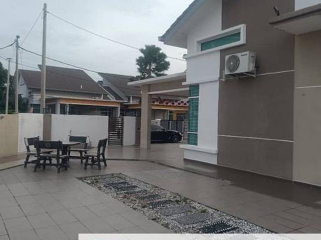 House for sale in Malaka