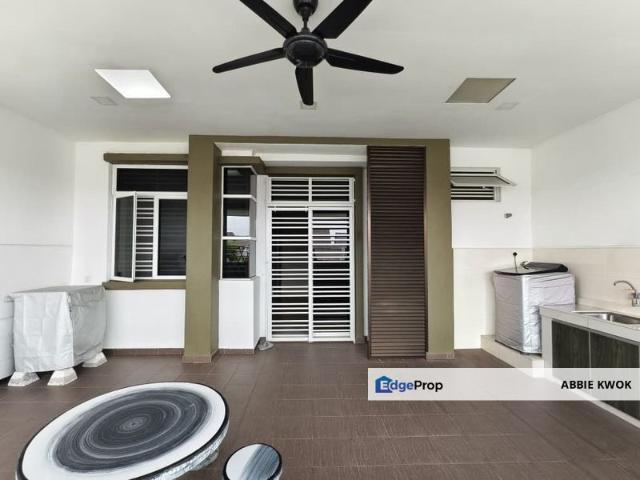 House for sale in Malaka