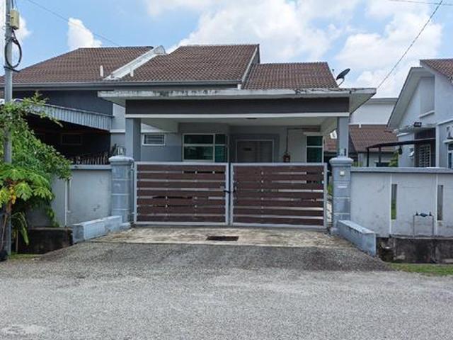 Residential House for sale in Malaka