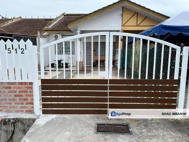 House for sale in Malaka
