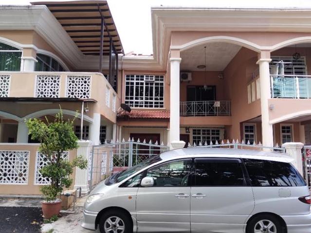 Terraced House for sale in Malaka