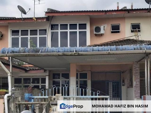 House for sale in Malaka