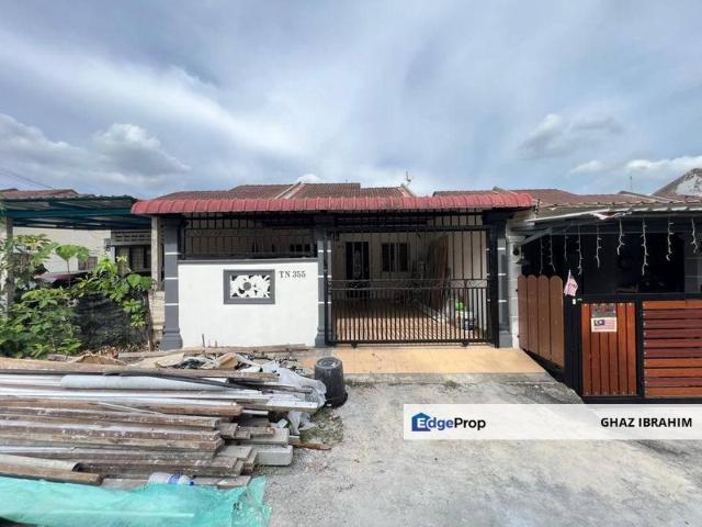 House for sale in Malaka