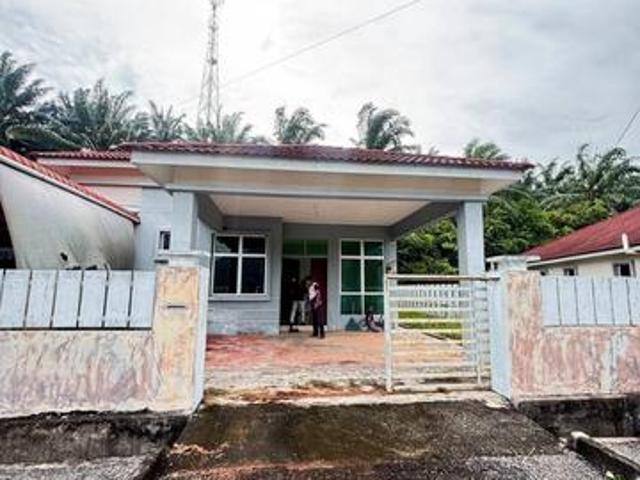 Residential House for sale in Sik