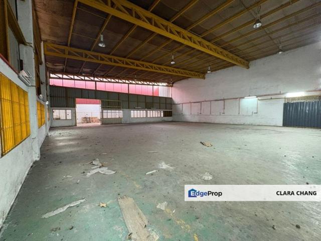 Warehouse for rent in Taman Johor Jaya, Plentong