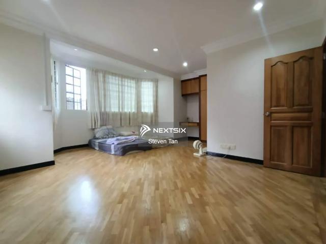 Shop for sale in Pulai, Bukit Ledang