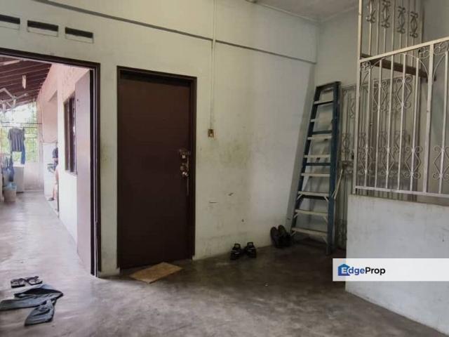Shop for sale in Plentong, Johor