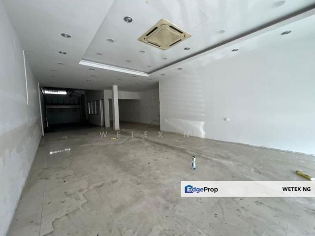 Shop for sale in Taman Johor Jaya, Plentong