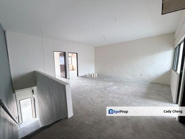 Shop for rent in Taman Johor Jaya, Plentong