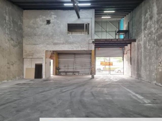 Warehouse for rent in Taman Johor Jaya, Plentong