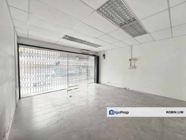 Shop for rent in Taman Johor Jaya, Plentong
