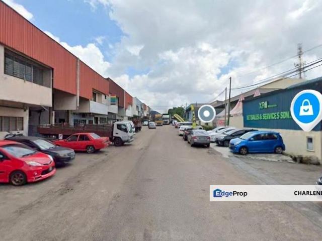 Warehouse for sale in Taman Johor Jaya, Plentong