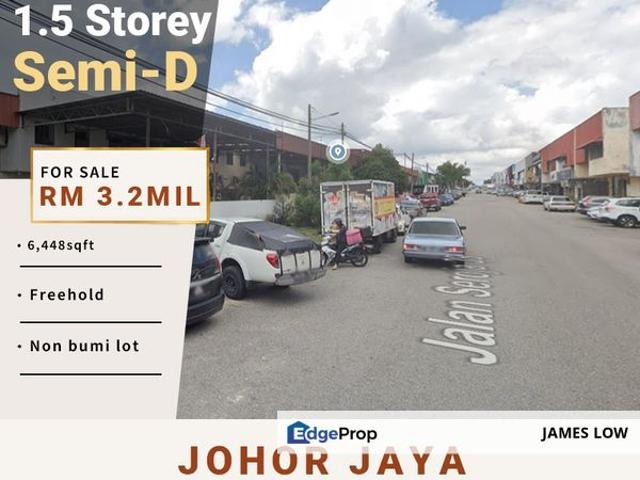 Warehouse for sale in Taman Johor Jaya, Plentong